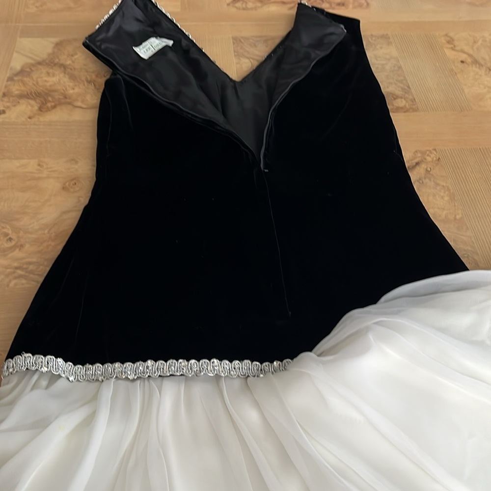 Lee Jordan New York Vintage Velvet Dress V Neck Silver and rhinestones Design - Picture 8 of 8